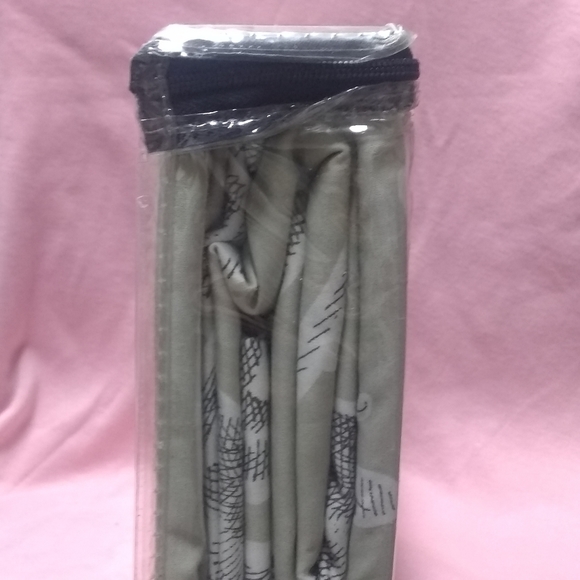 Charter Club Damask Designs Comforter Cover Set - Gray and White - Picture 7 of 14